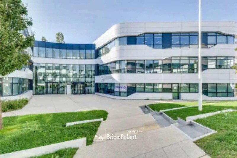 Office in Champagne-au-Mont-d'Or for lease - Building Photo - Image 3 of 12