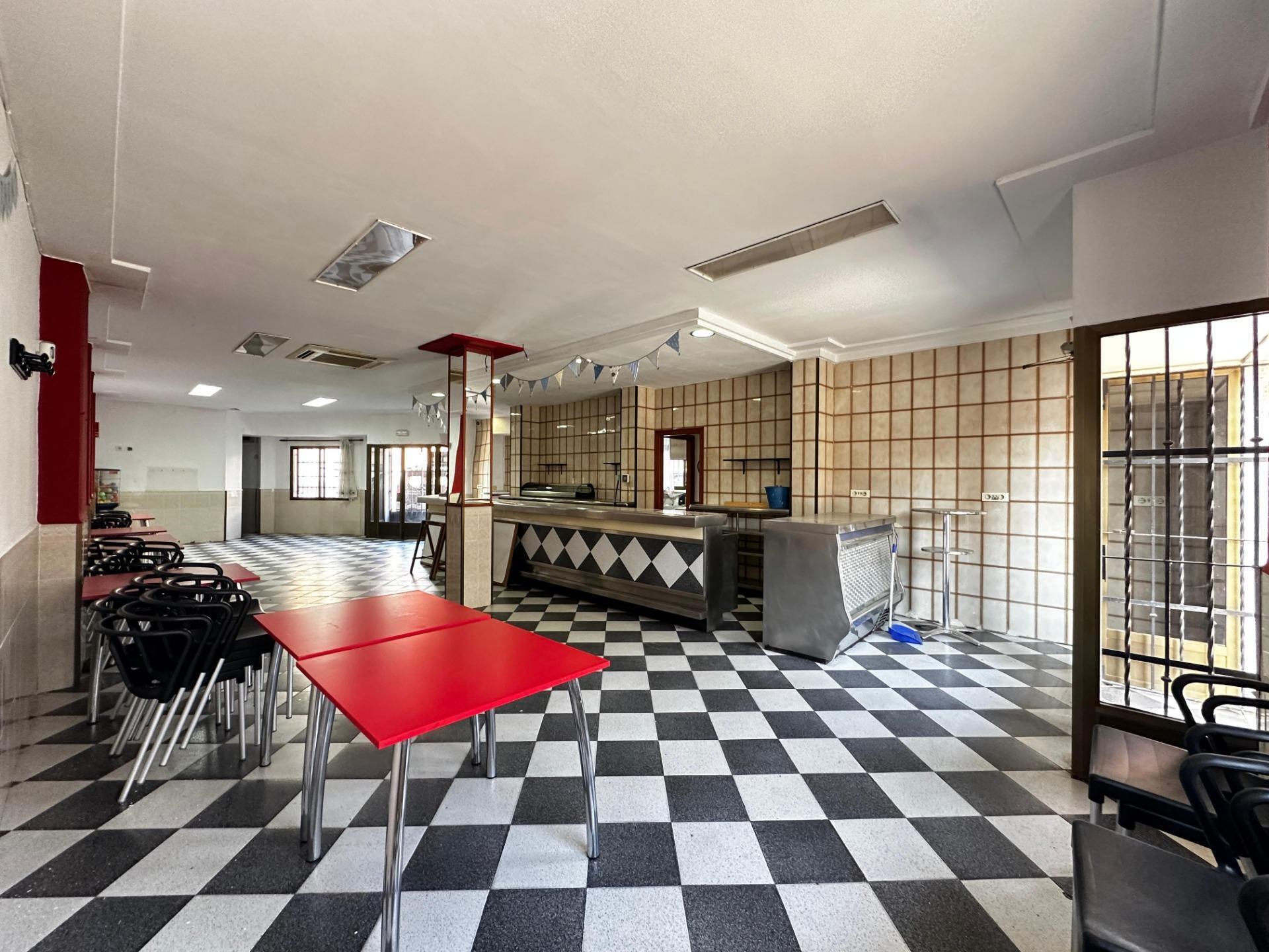 Retail in Carlet for sale Building Photo- Image 1 of 25