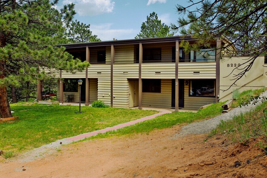 8220 W US Highway 24, Cascade, CO 80809