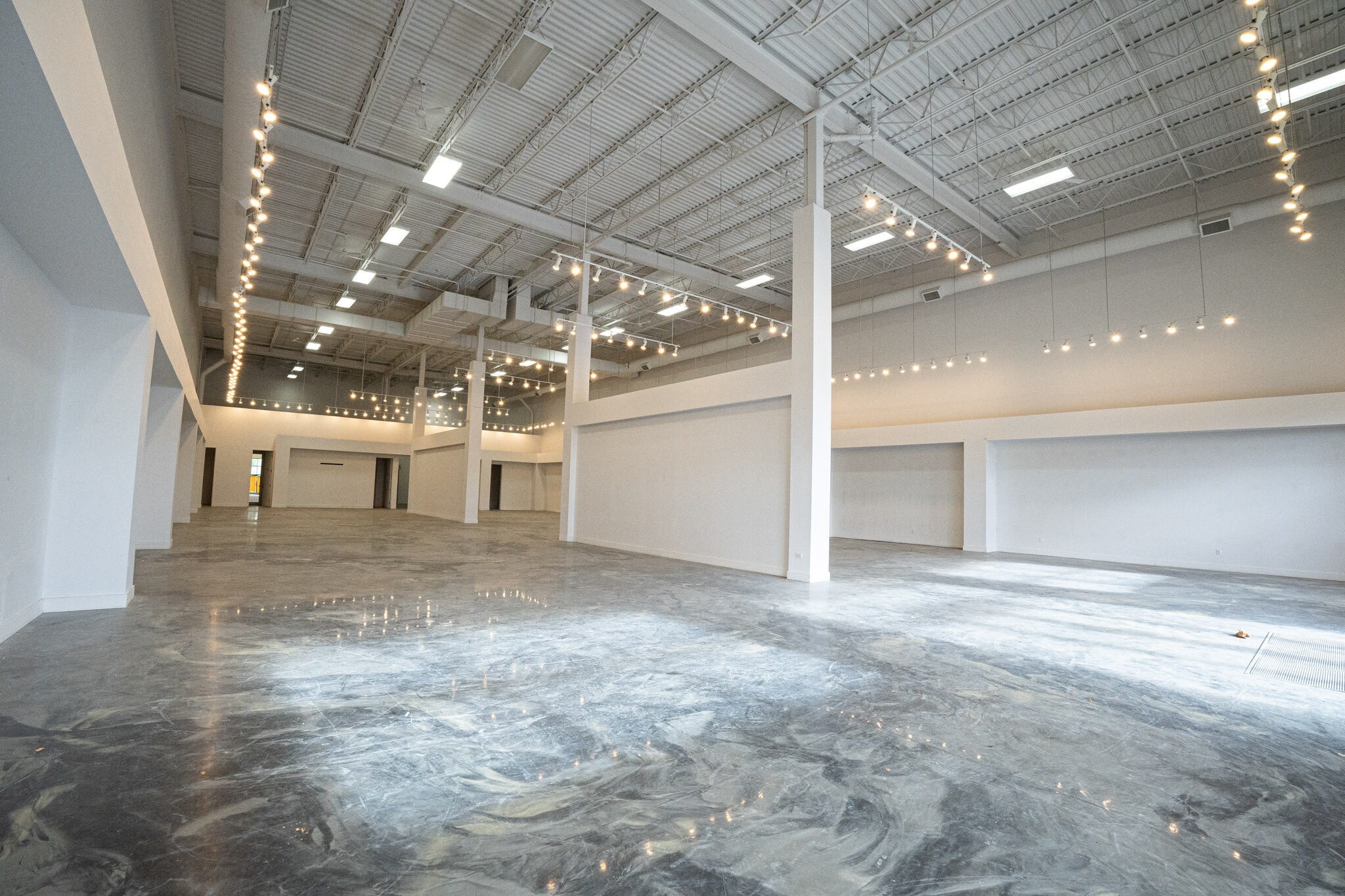 5600 Boul des Gradins, Québec, QC for lease Interior Photo- Image 1 of 6