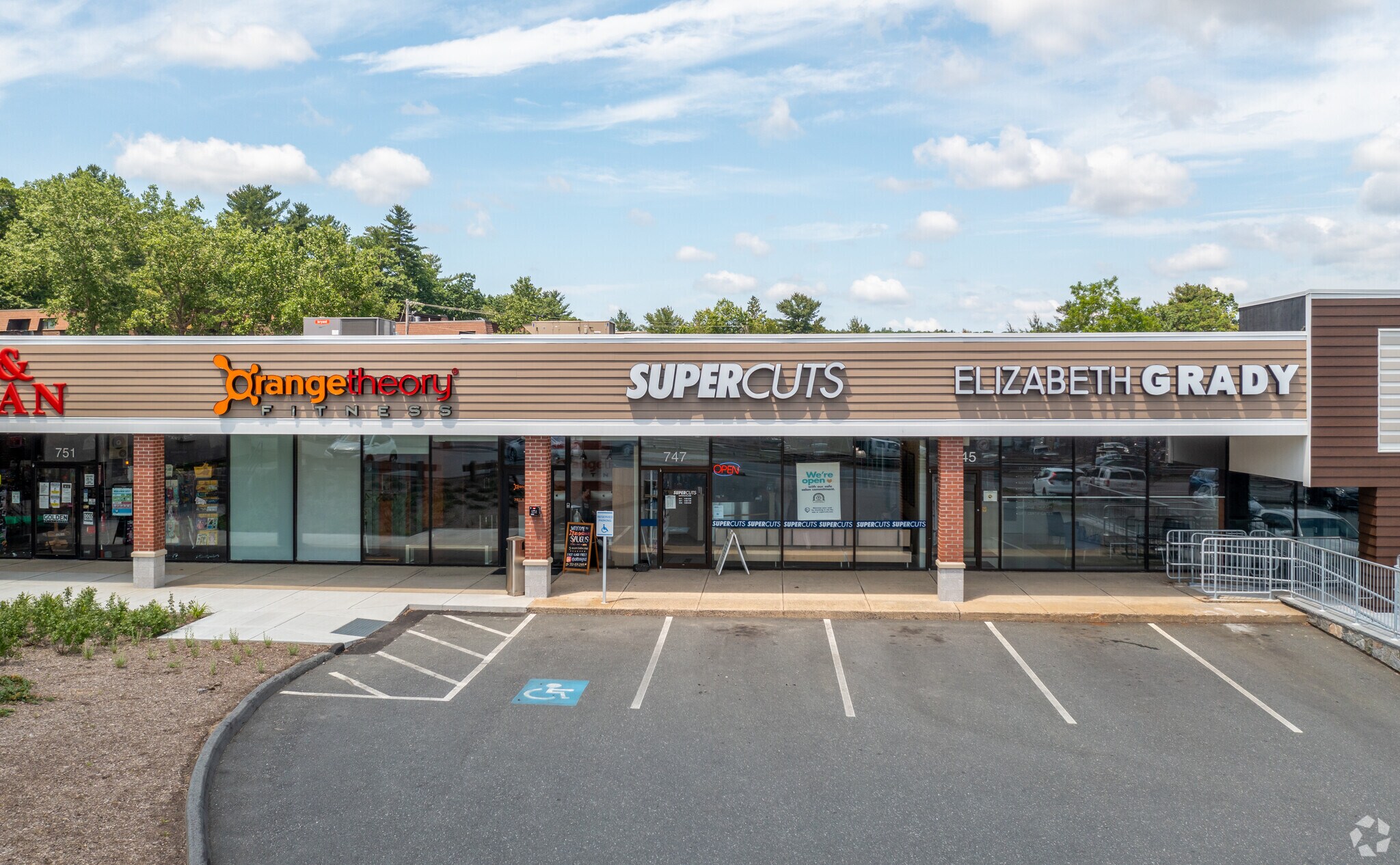 723759 Broadway, Saugus, MA 01906 Hillside Plaza