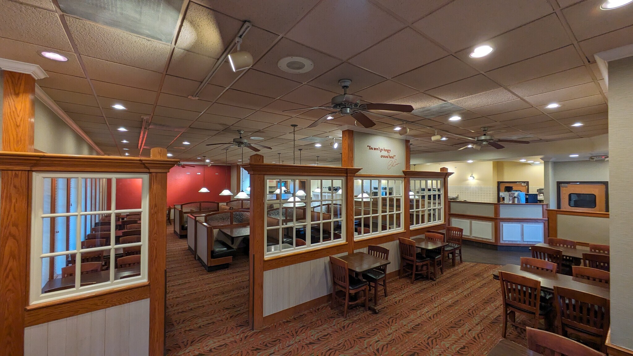 2115 W Market St, Bloomington, IL 61705 Bob Evan's