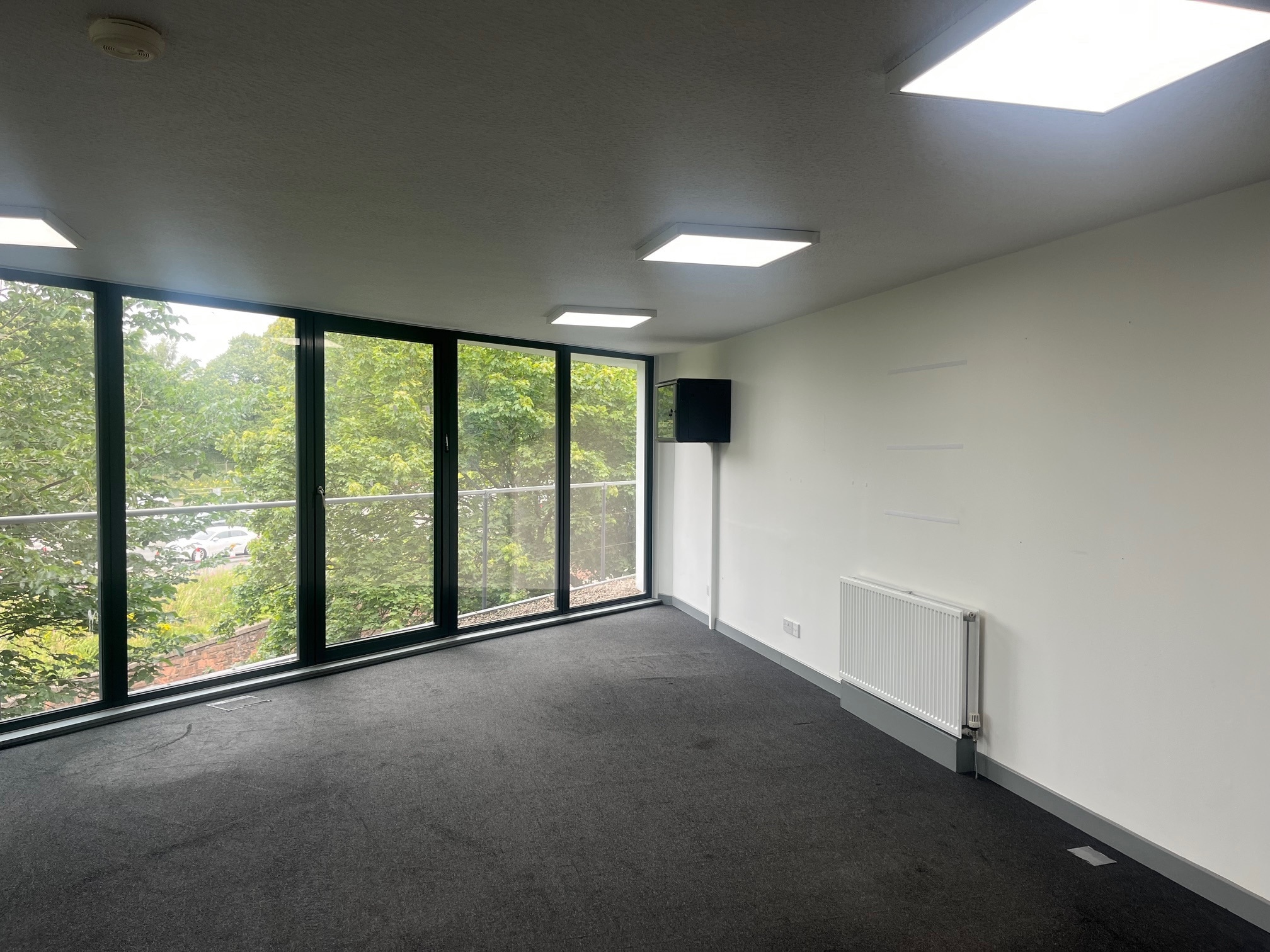 29 Canal St, Glasgow for lease Interior Photo- Image 1 of 3