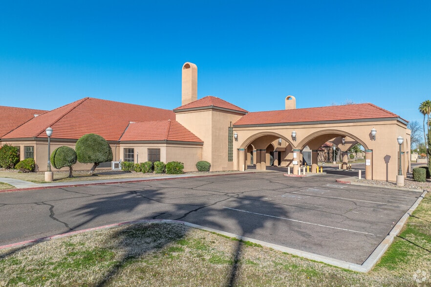 13818 N Thunderbird Blvd, Sun City, AZ for sale - Building Photo - Image 2 of 24