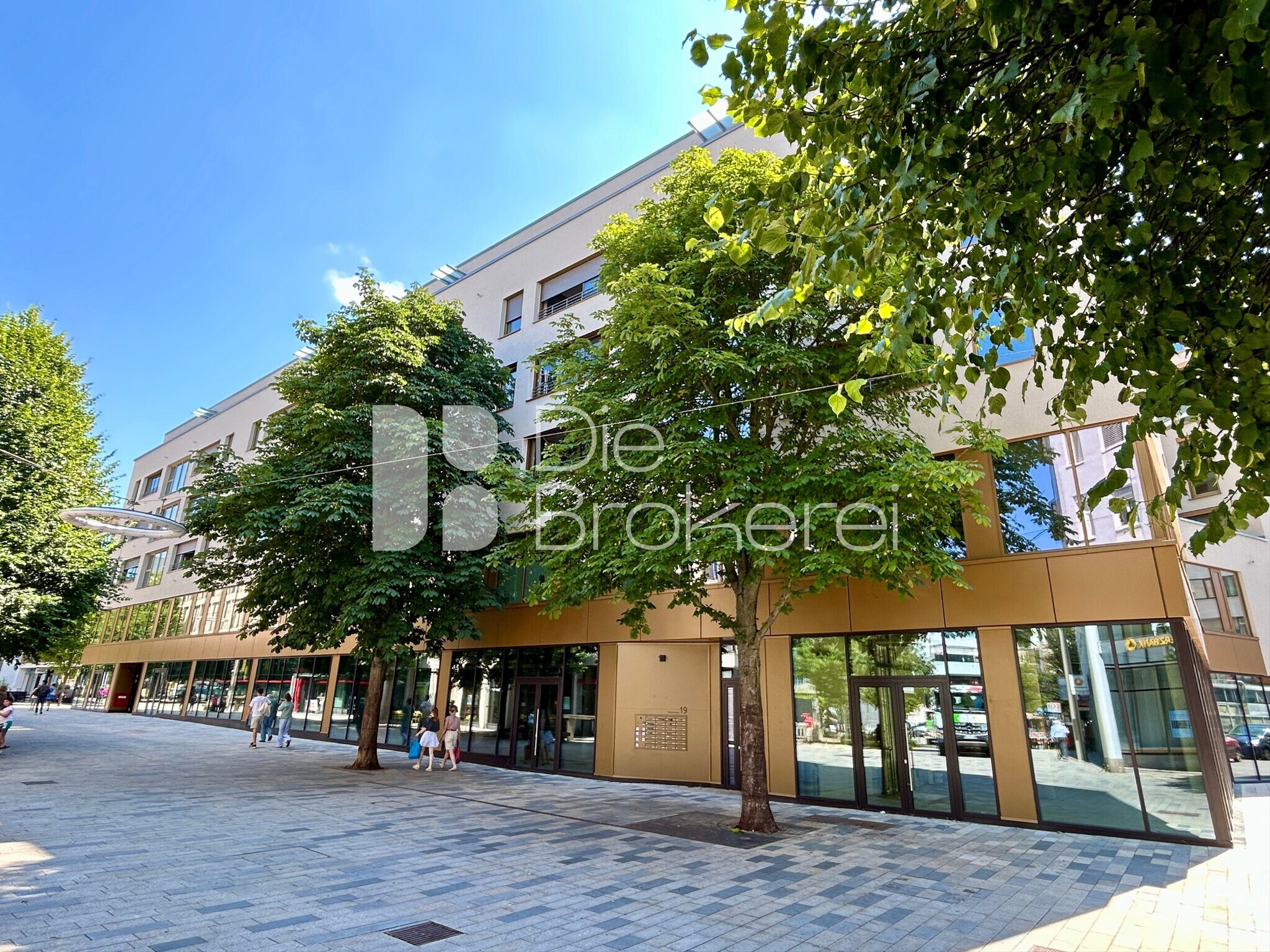  for lease Building Photo- Image 1 of 12