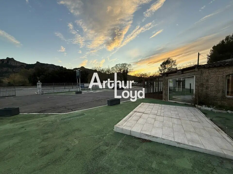 Location Commerce 220 m² - Photo 1