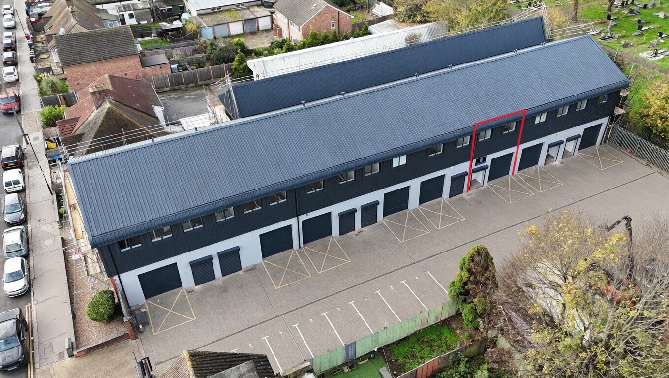 131 Aurelia Rd, Croydon for lease Primary Photo- Image 1 of 10