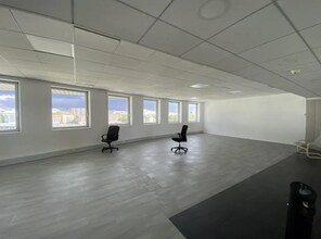 Office in Ivry-sur-Seine for lease Interior Photo- Image 1 of 17