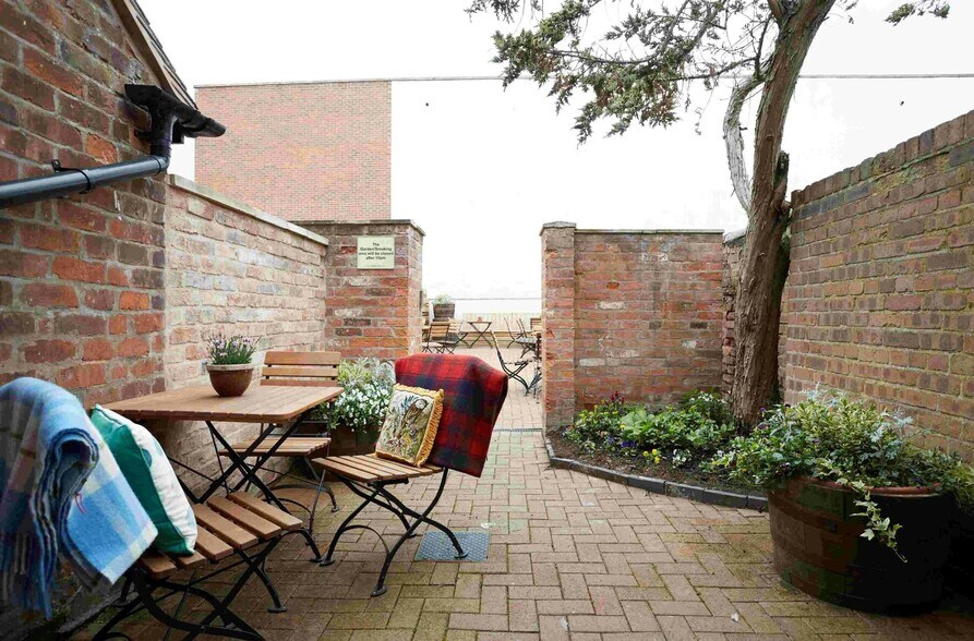 20 Shropshire St, Market Drayton for lease - Building Photo - Image 3 of 4