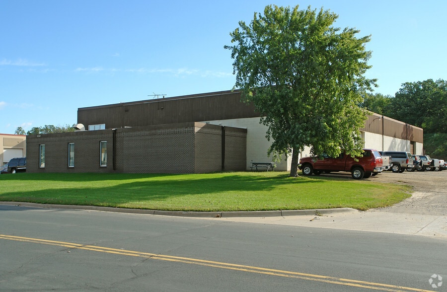 Industrial Portfolio Sale portfolio of 2 properties for sale on LoopNet.com - Primary Photo - Image 2 of 2