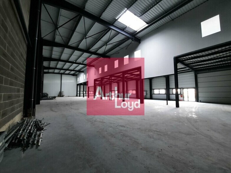 9 Rue Des Ronzieres, Clermont-Ferrand for lease - Building Photo - Image 3 of 7