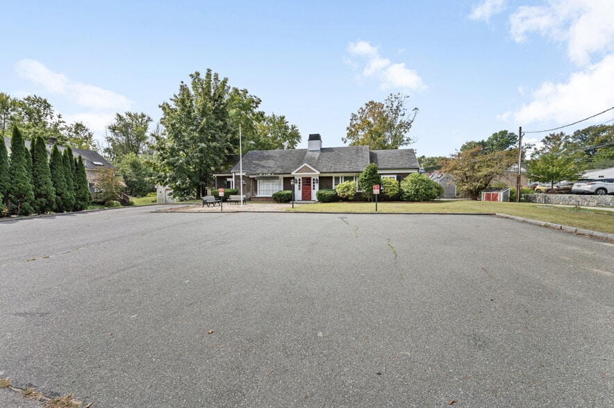 11 Maple St, West Newbury, MA for sale - Building Photo - Image 2 of 22