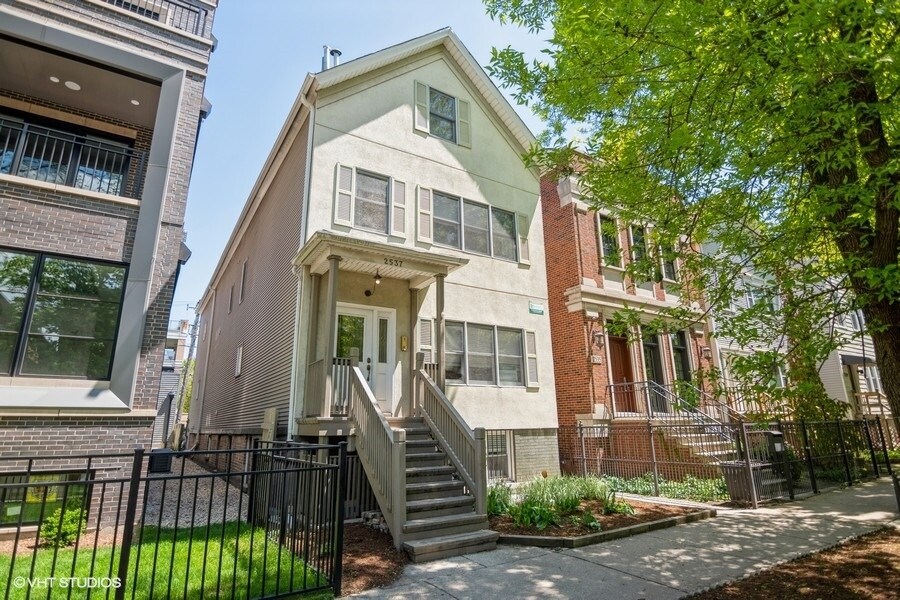 2537 N Wayne Ave, Chicago, IL for sale Primary Photo- Image 1 of 1