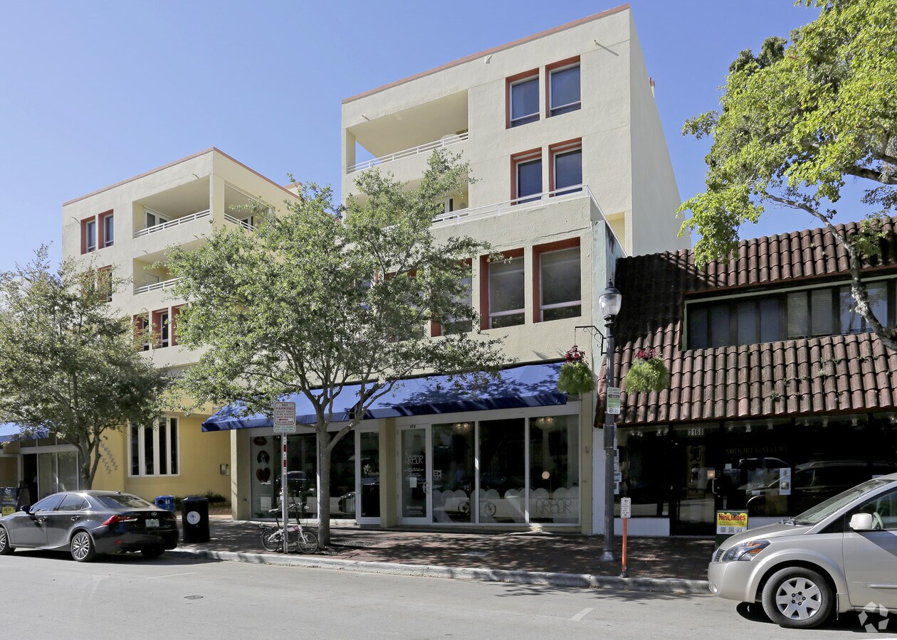 3162 Commodore Plaza, Miami, FL 33133 Property Record