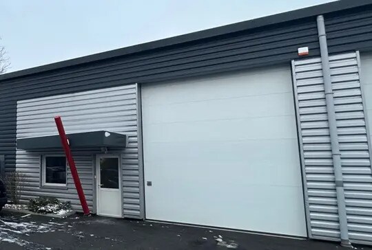 Industrial in Roche-la-Molière for lease - Building Photo - Image 1 of 4