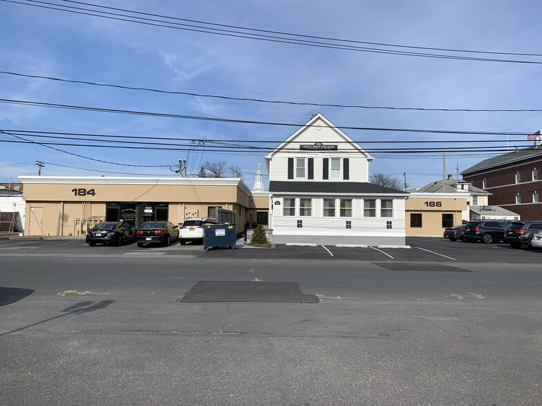 183 S Wellwood Ave, Lindenhurst, NY for lease - Building Photo - Image 3 of 3