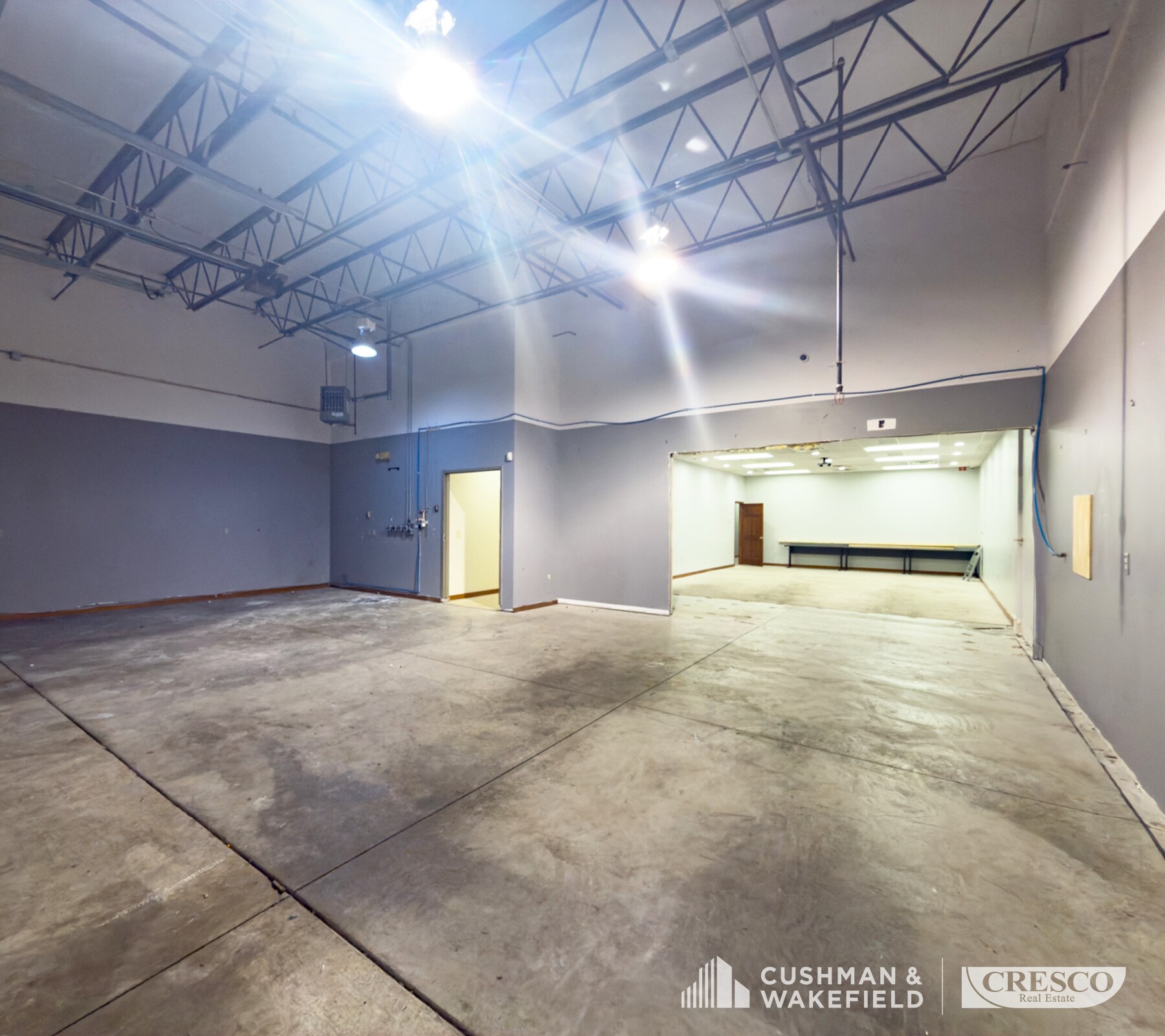 2575-2597 Center Rd, Hinckley, OH for lease Interior Photo- Image 1 of 5