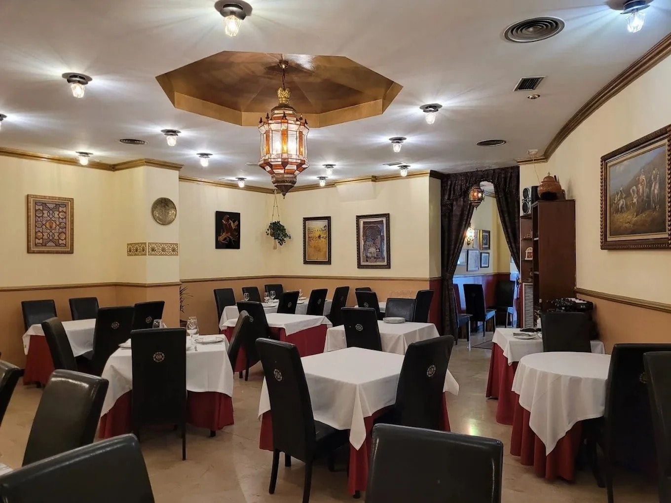 Calle de Pechuán, Madrid, Madrid for lease Interior Photo- Image 1 of 2