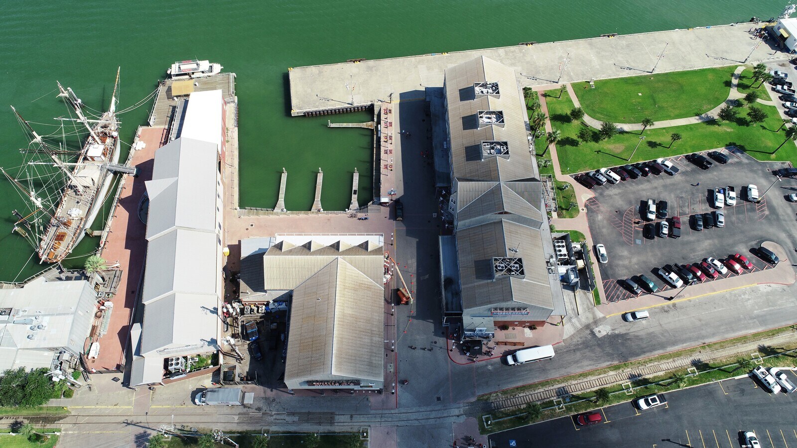 2100 Harborside Dr, Galveston, TX 77550