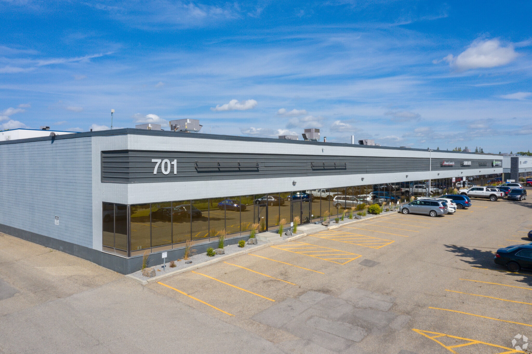 615-701 NE 30 St, Calgary, AB for sale Primary Photo- Image 1 of 1