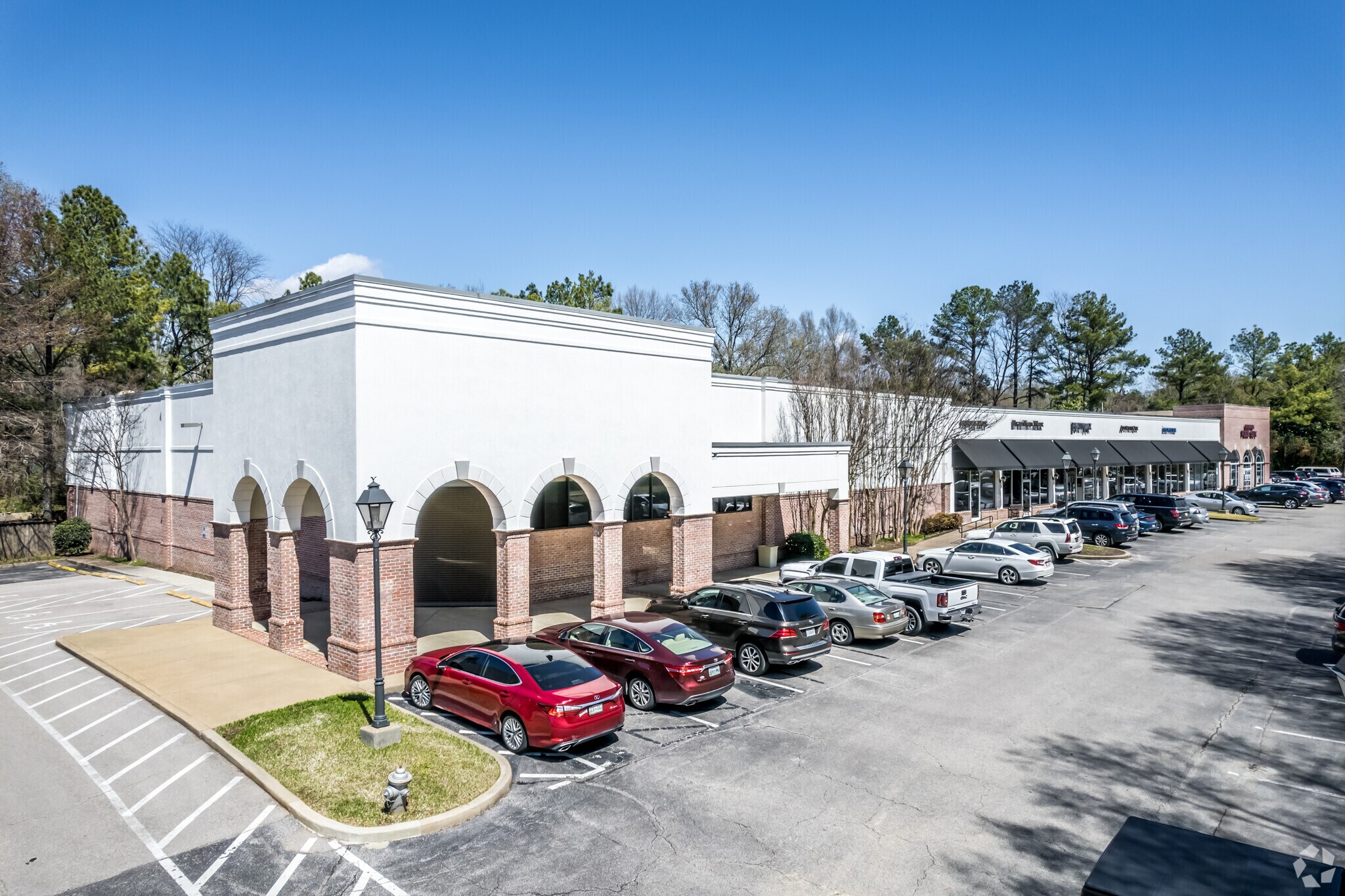 7570-7604 W Farmington Blvd, Germantown, TN for lease Primary Photo- Image 1 of 14