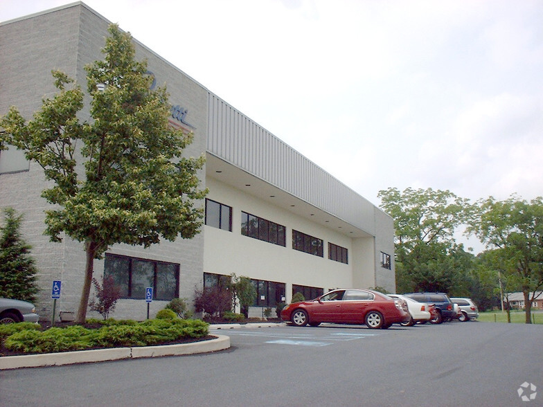 630 Municipal Dr, Nazareth, PA for lease - Primary Photo - Image 1 of 14