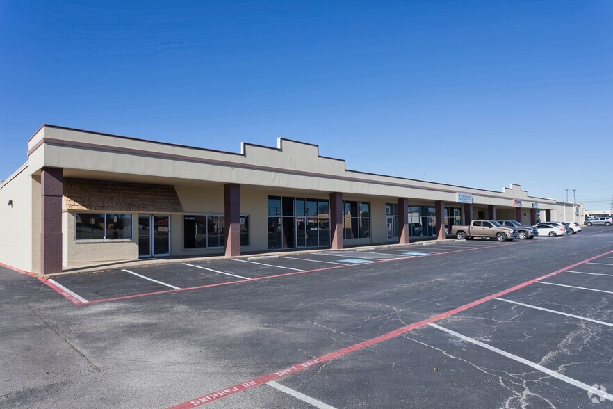 410 E Camp Wisdom Rd, Duncanville, TX for lease - Building Photo - Image 3 of 9