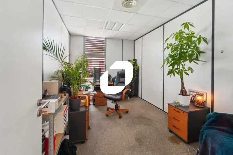 Office in Montpellier for lease - Interior Photo - Image 1 of 14