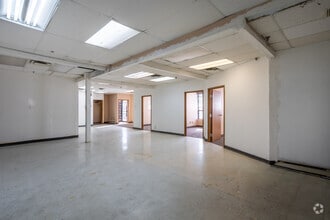 9681-9725 Rue Clément, Montréal, QC for lease Interior Photo- Image 1 of 3