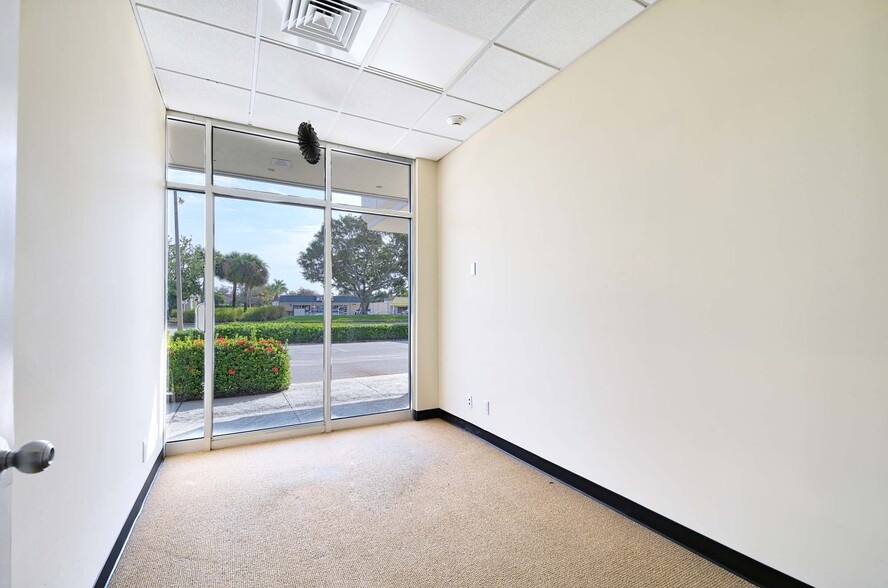 3411 Tamiami Trl N, Naples, FL for sale - Building Photo - Image 3 of 29