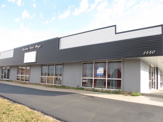 1440 E Lark St, Springfield, MO for sale Building Photo- Image 1 of 1