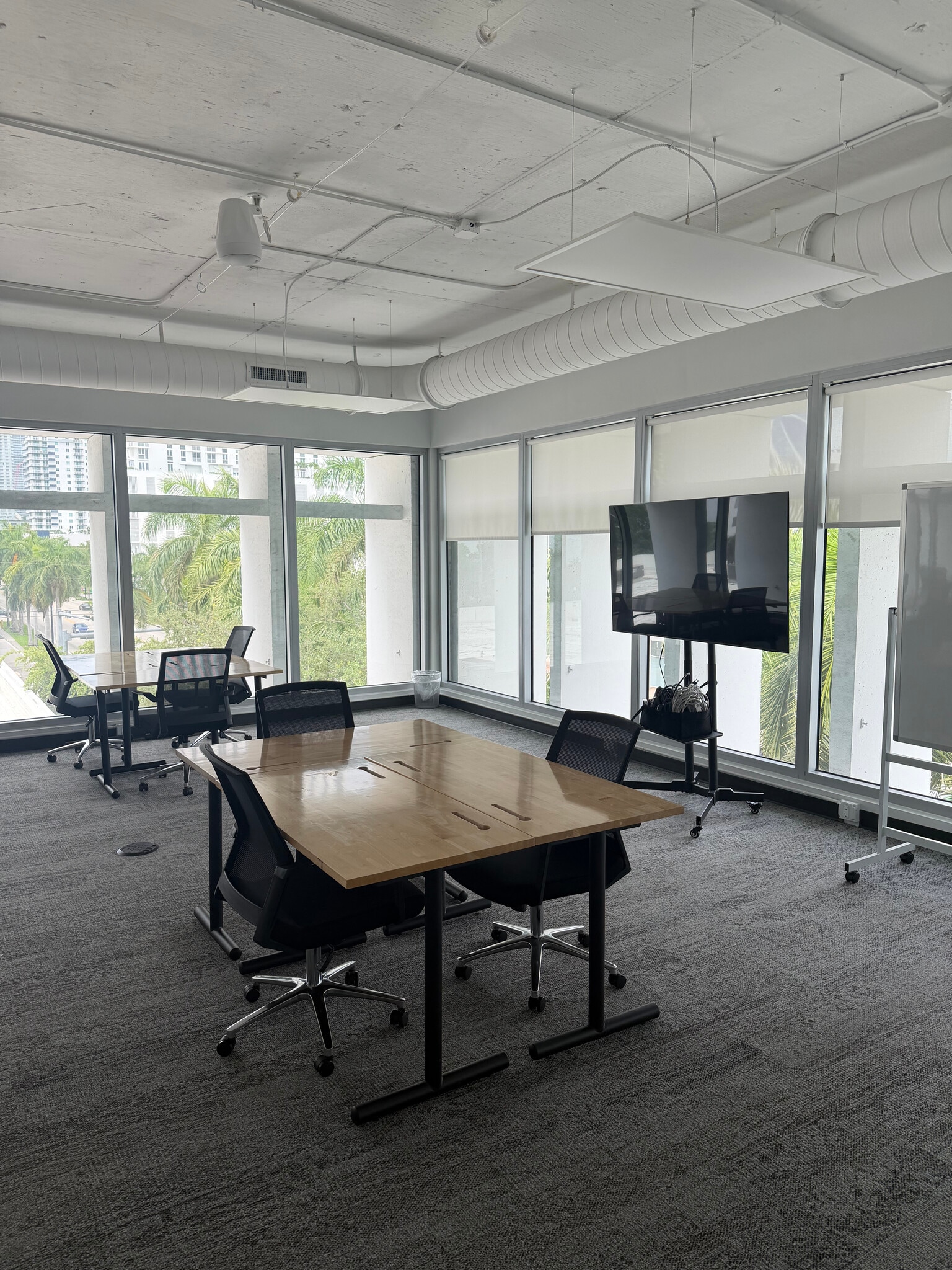 2125 Biscayne Blvd, Miami, FL for lease Interior Photo- Image 1 of 8