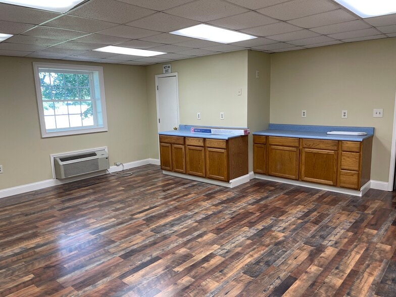 55 Lamb Loop, Tifton, GA for lease - Interior Photo - Image 3 of 32