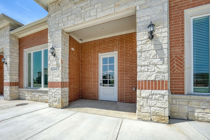 5860 Collin McKinney Pky, McKinney, TX for lease - Building Photo - Image 1 of 16