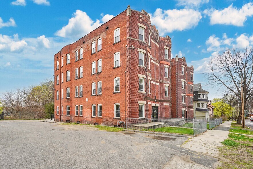 18 Coomes St, Springfield, MA for sale - Building Photo - Image 1 of 1