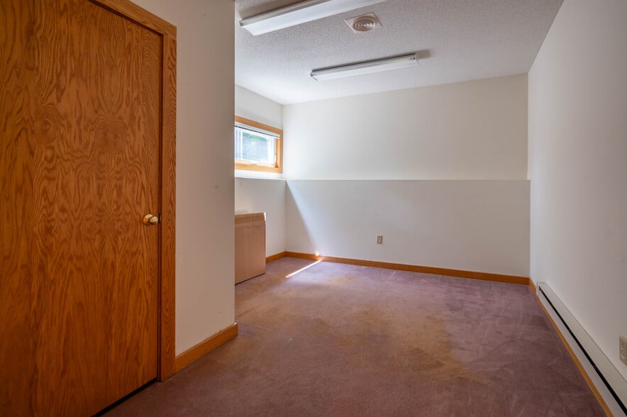 74 Northeastern Blvd, Nashua, NH for sale - Building Photo - Image 3 of 45