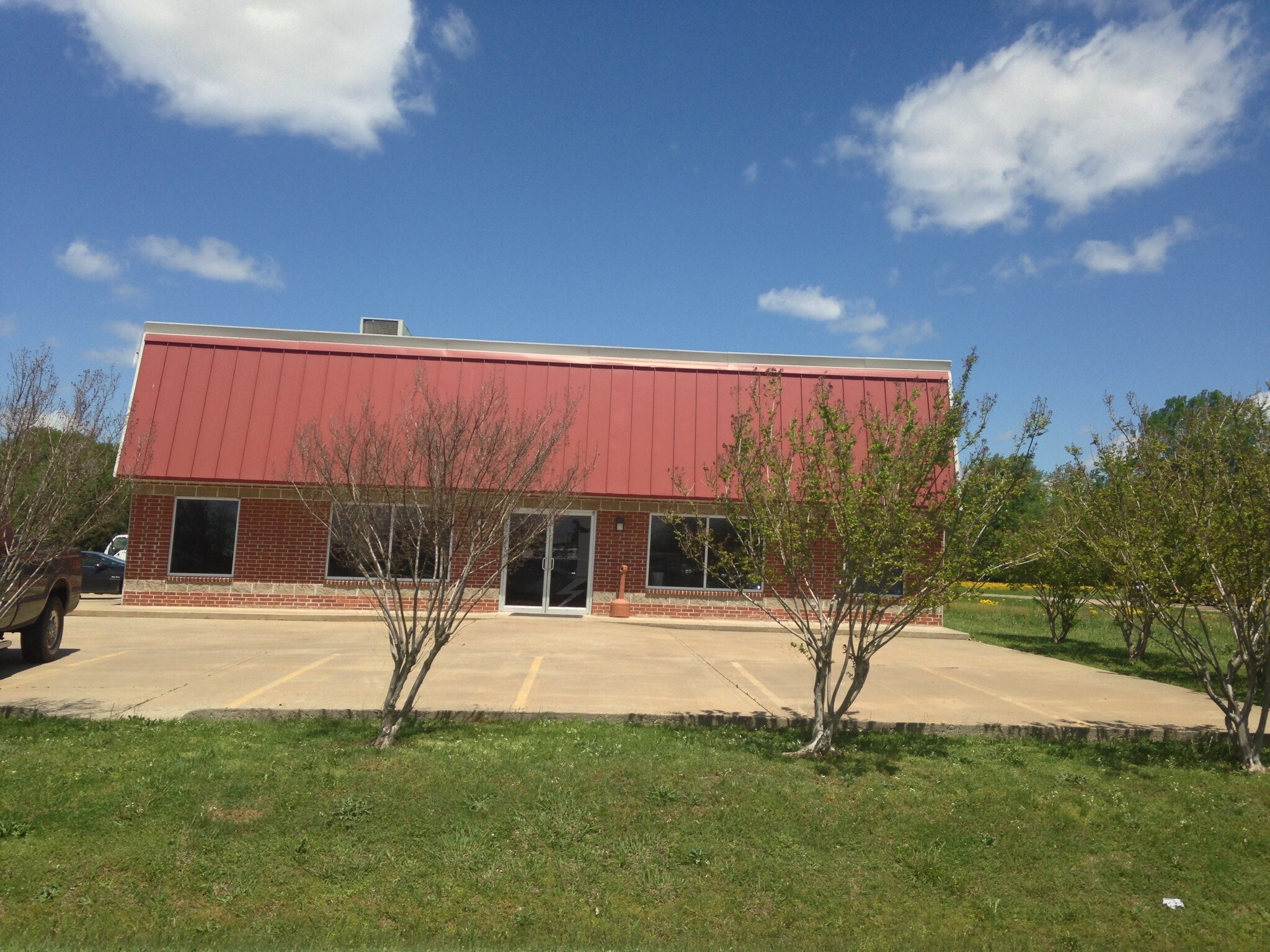 650 E Robins St, Conway, AR for sale Primary Photo- Image 1 of 1