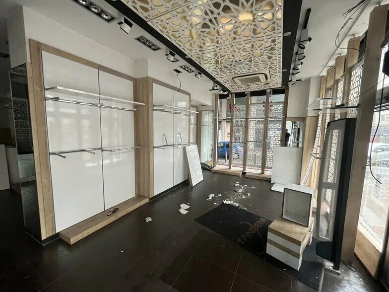 Retail in Strasbourg for lease - Building Photo - Image 3 of 21