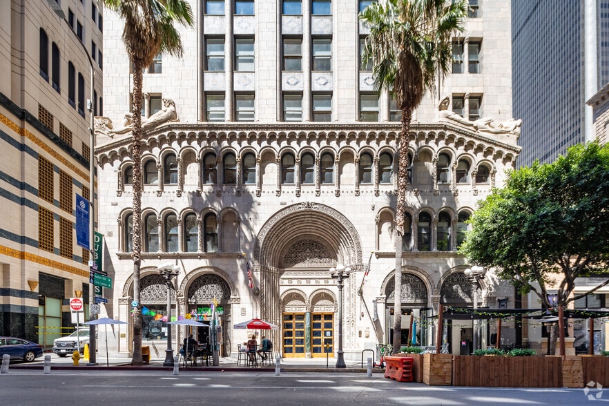 811 W 7th St, Los Angeles, CA for lease - Building Photo - Image 1 of 24