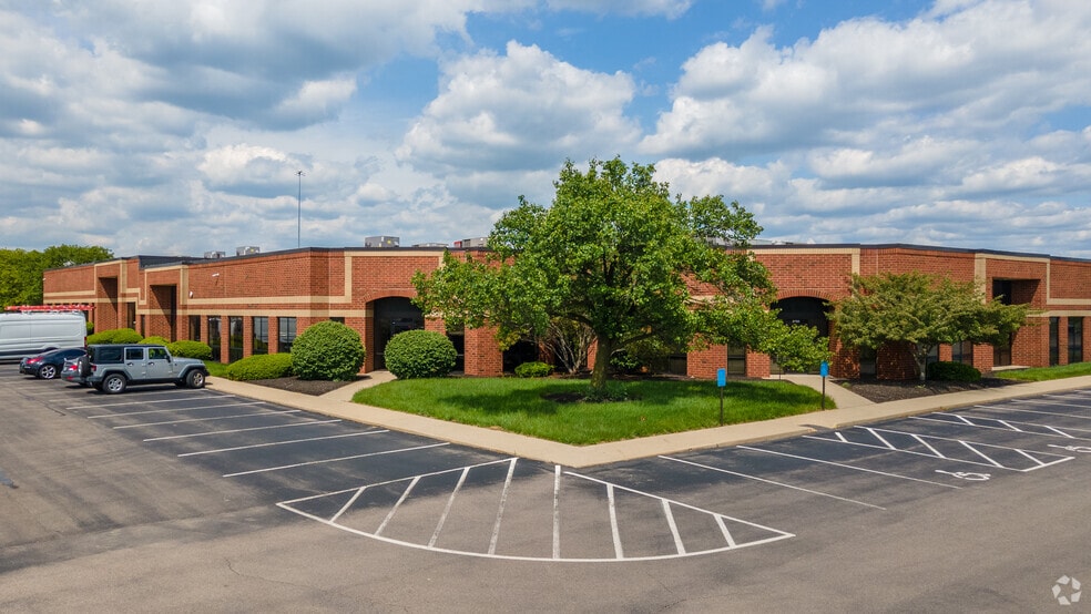 2700-2758 E Kemper Rd, Cincinnati, OH for lease - Primary Photo - Image 1 of 4