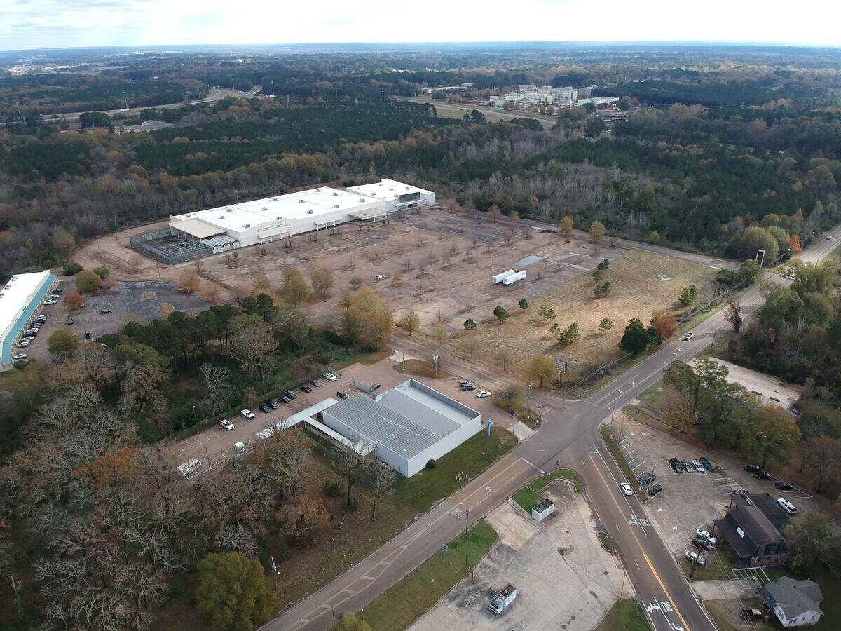 4704 Robinson Rd, Jackson, MS 39204