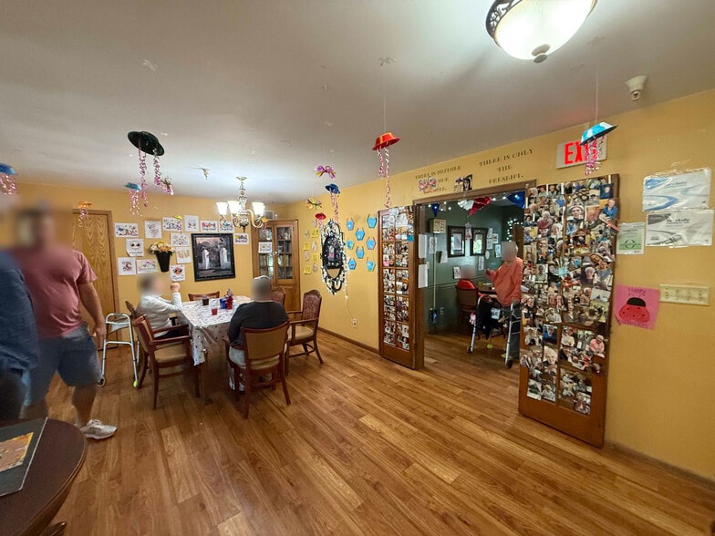 13+/-Beds Established Memory Care Northern IL, Princeton, IL for sale - Building Photo - Image 2 of 19