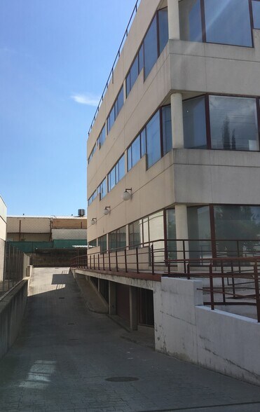 Office in Tres Cantos, Madrid for lease - Building Photo - Image 2 of 2