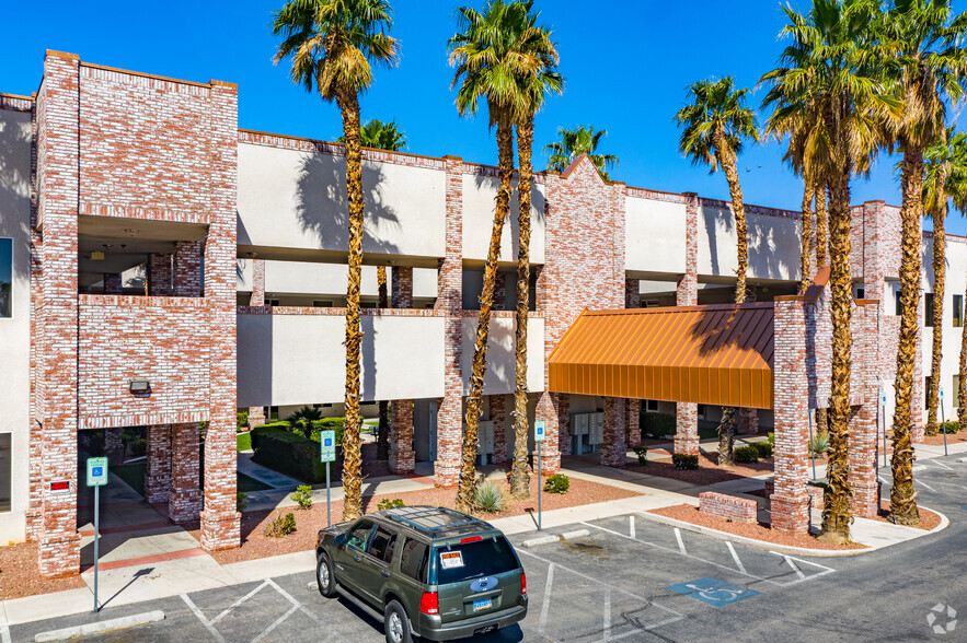 3530 E Flamingo Rd, Las Vegas, NV for lease - Building Photo - Image 1 of 6