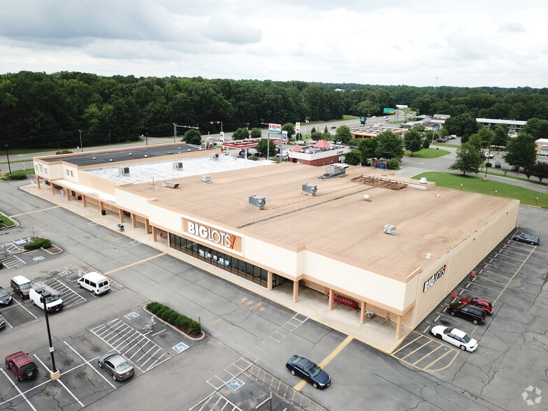 8151 Brook Rd, Richmond, VA for lease - Building Photo - Image 3 of 14