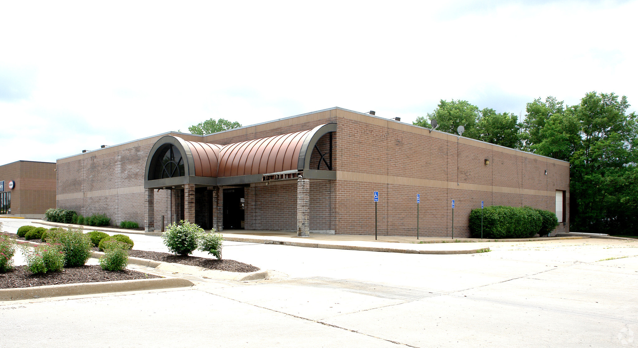 395 NW Barry Rd, Kansas City, MO for sale Primary Photo- Image 1 of 1