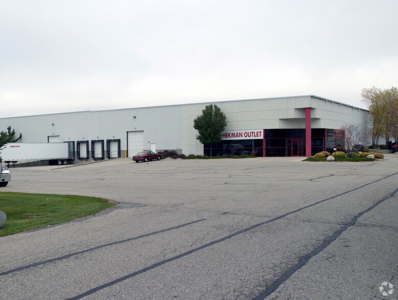 7357 Expressway Ct SW, Grand Rapids, MI for sale - Primary Photo - Image 1 of 1