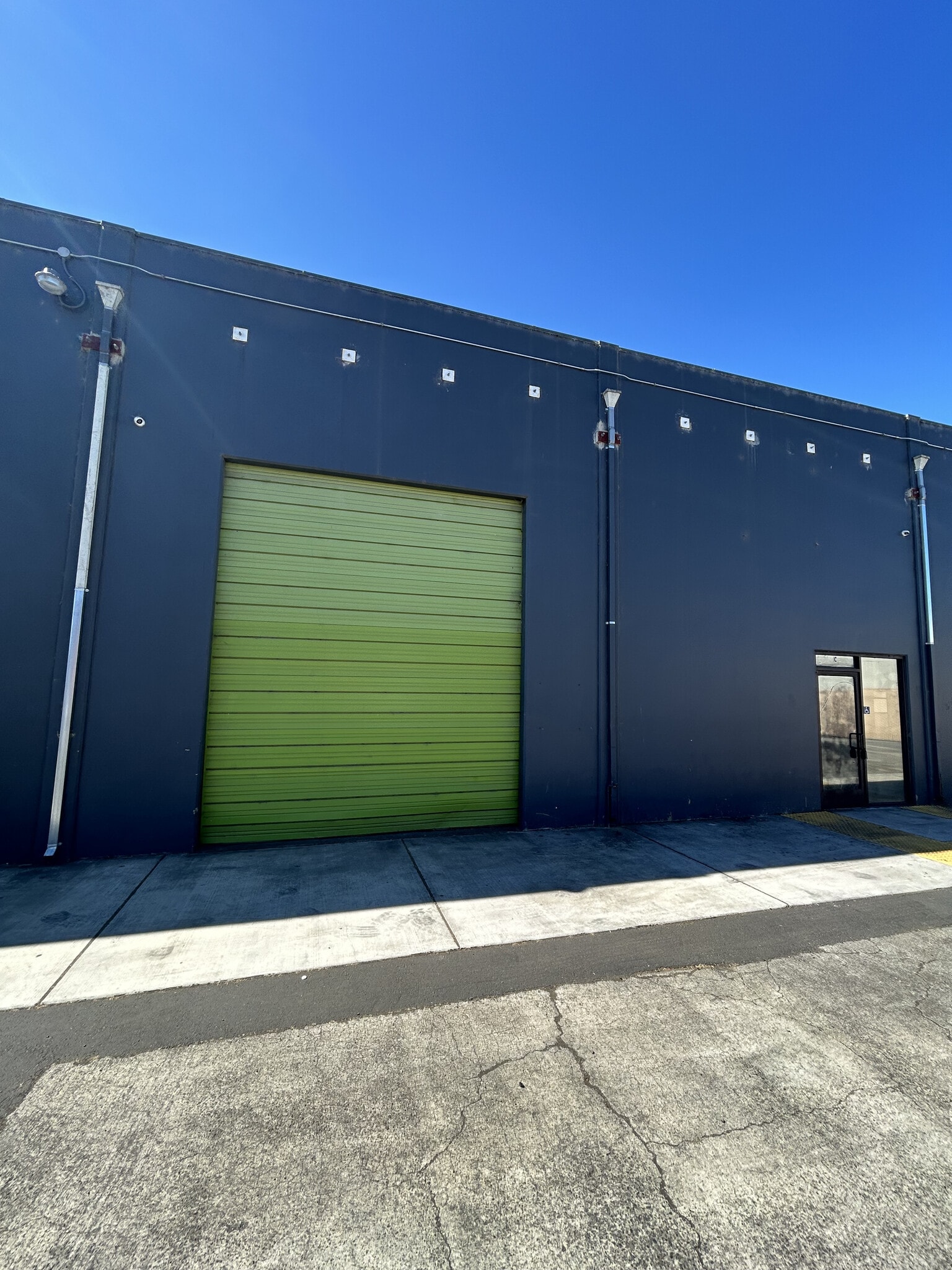 386-394 Yolanda Ave, Santa Rosa, CA for lease Building Photo- Image 1 of 4