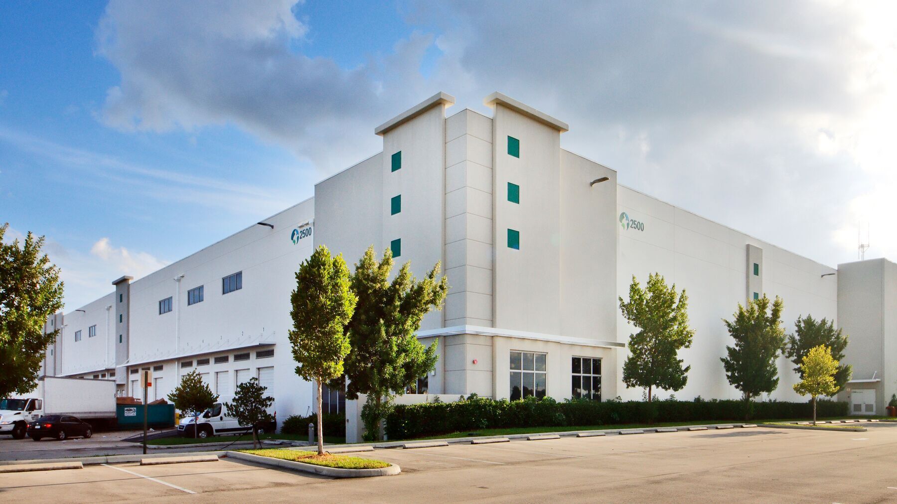 2500 Commerce Center Way, Pembroke Park, FL for lease Building Photo- Image 1 of 3