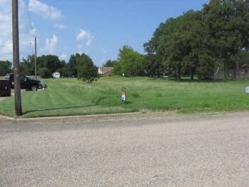 1213 E 6th St, Bonham, TX for sale Primary Photo- Image 1 of 1